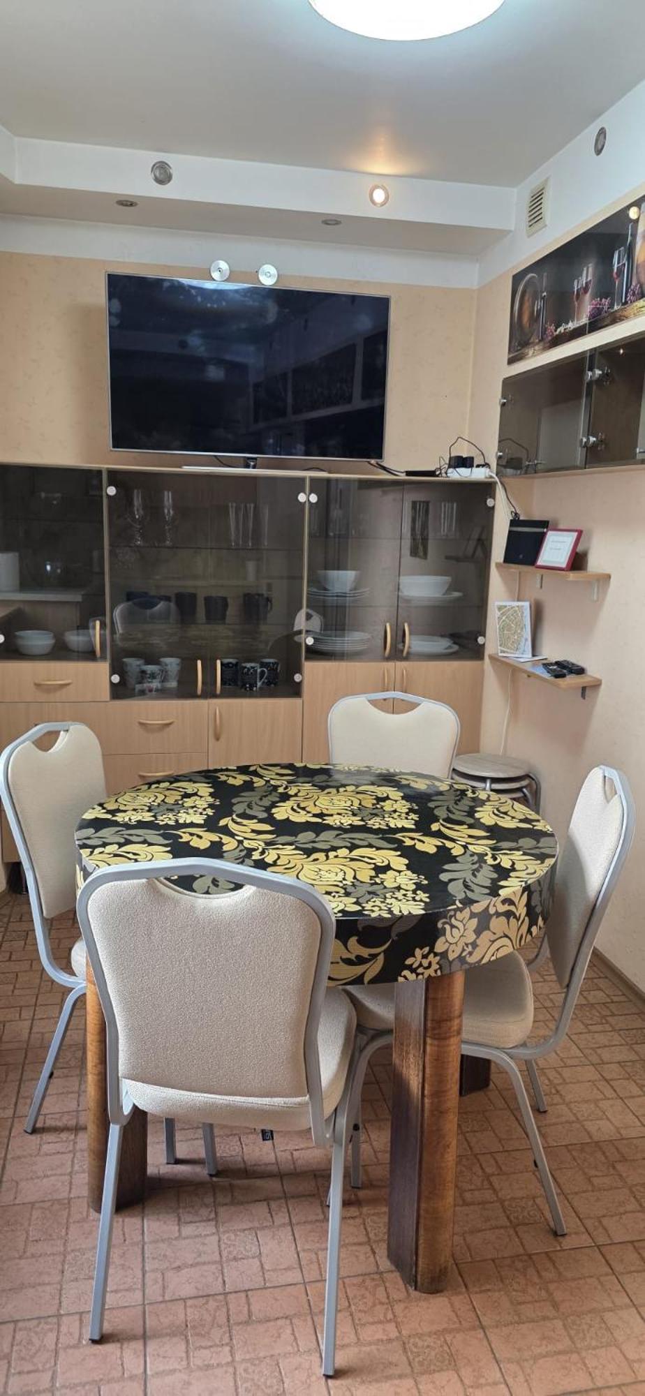 公寓 3 Bedrooms Next To Dom Square *